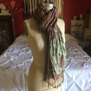 Reservable scarf